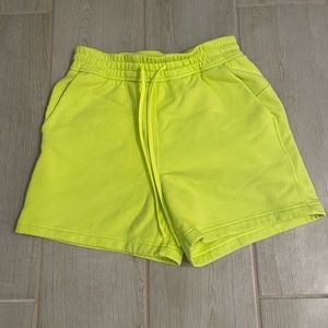 Lululemon loungeful high rise short 4’